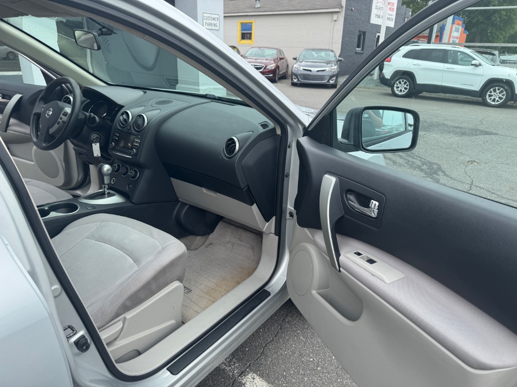 2012 Nissan Rogue - $5,500