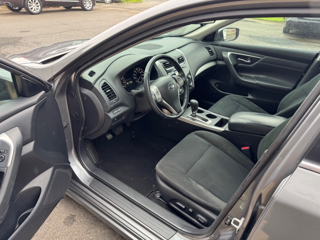 2015 Nissan Altima - $13,500