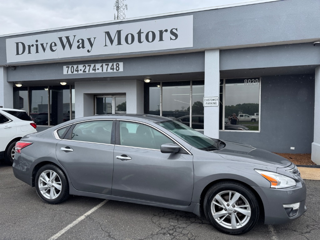 2015 Nissan Altima - $13,500