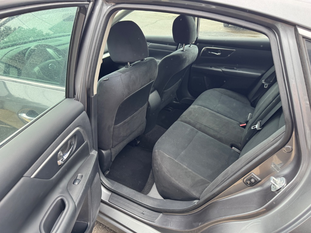 2015 Nissan Altima - $13,500