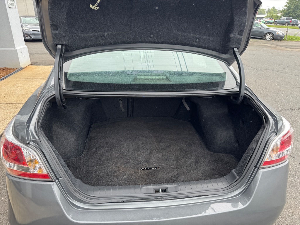 2015 Nissan Altima - $13,500