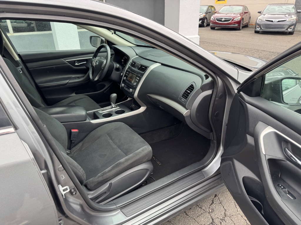 2015 Nissan Altima - $13,500