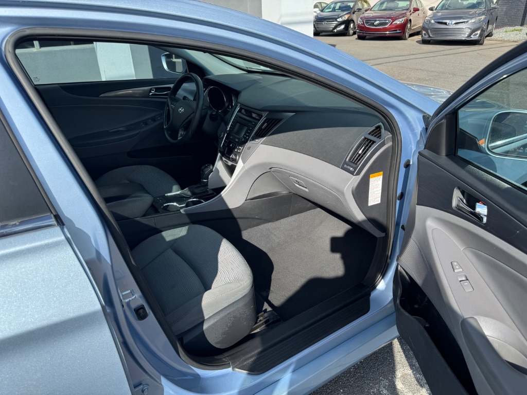 2014 Hyundai Sonata - $9,999