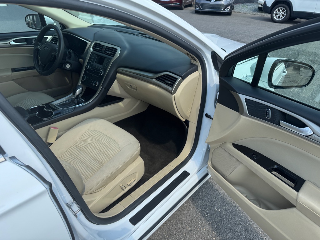 2016 Ford Fusion - $13,500
