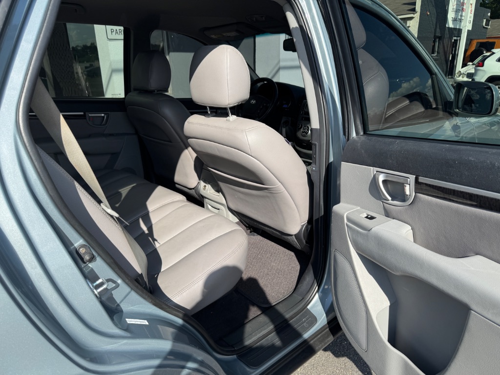 2009 Hyundai Santa Fe - $8,999