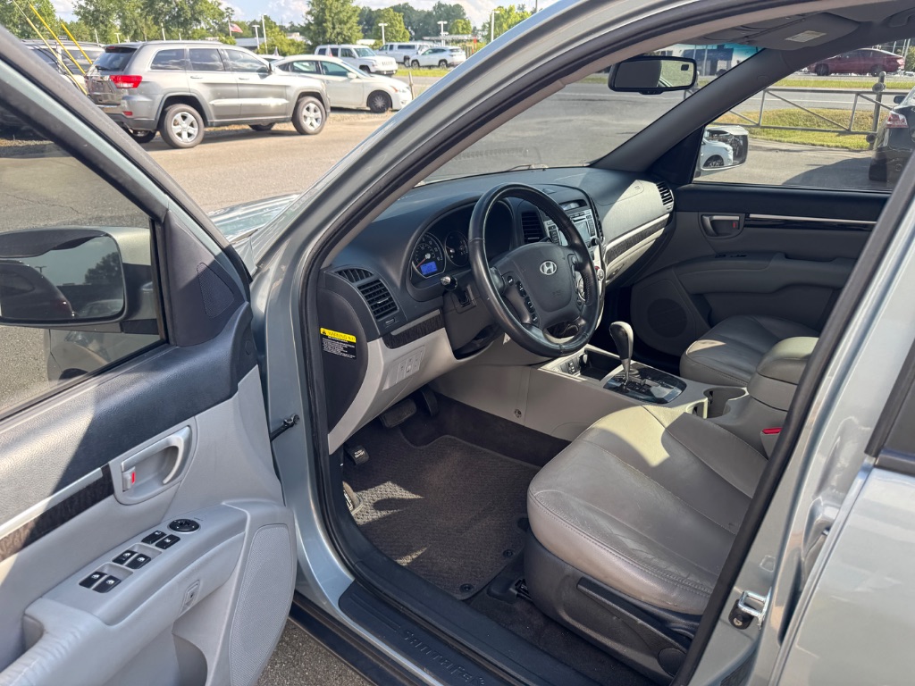 2009 Hyundai Santa Fe - $8,999