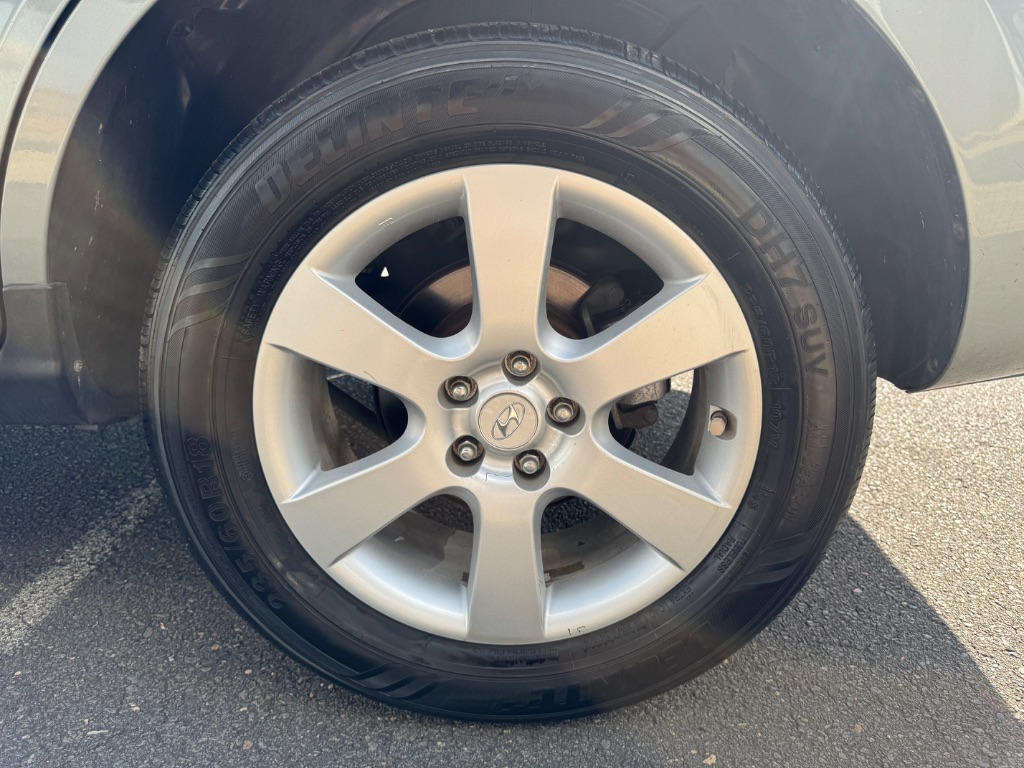 2009 Hyundai Santa Fe - $8,999