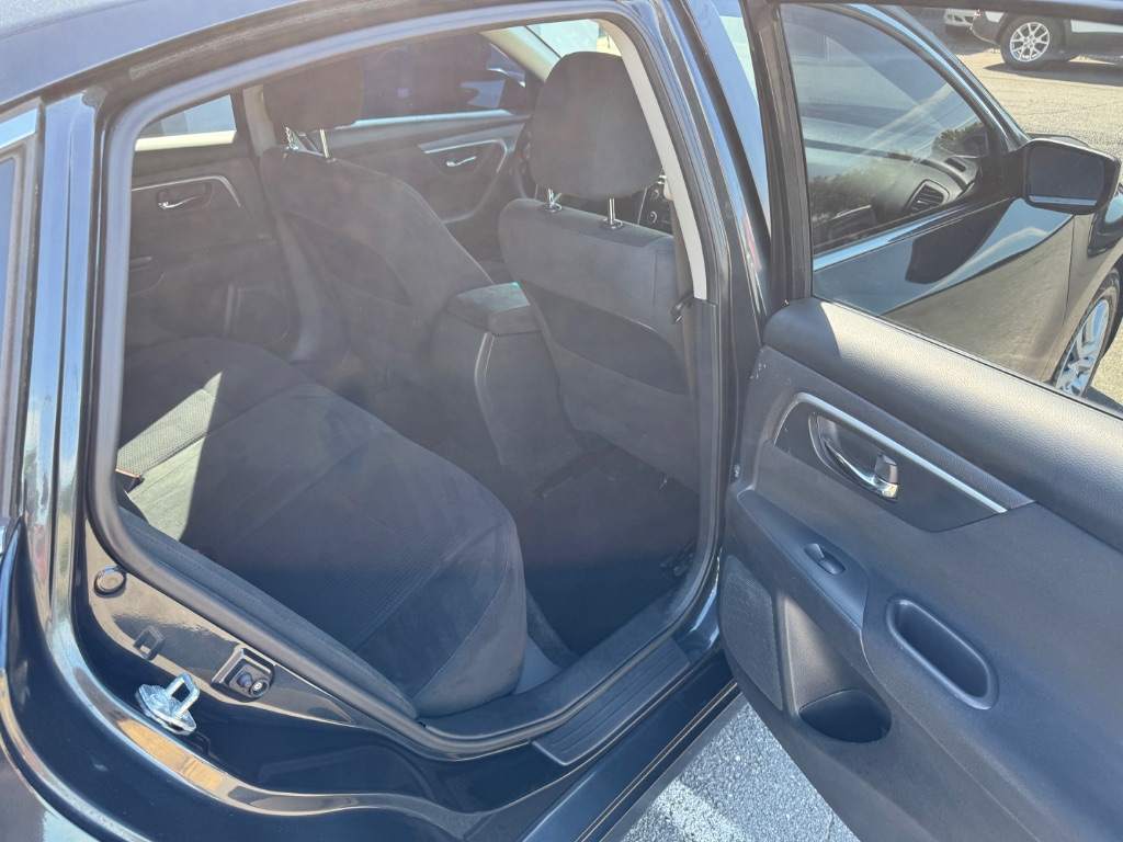 2015 Nissan Altima - $12,000