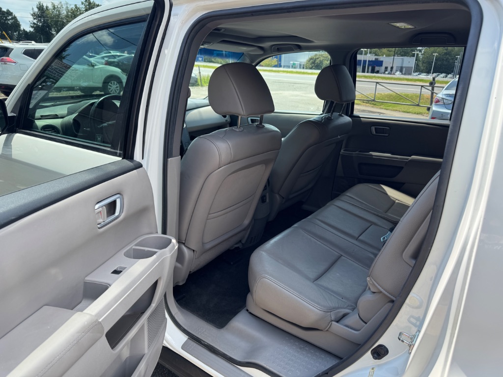 2012 Honda Pilot - $11,000