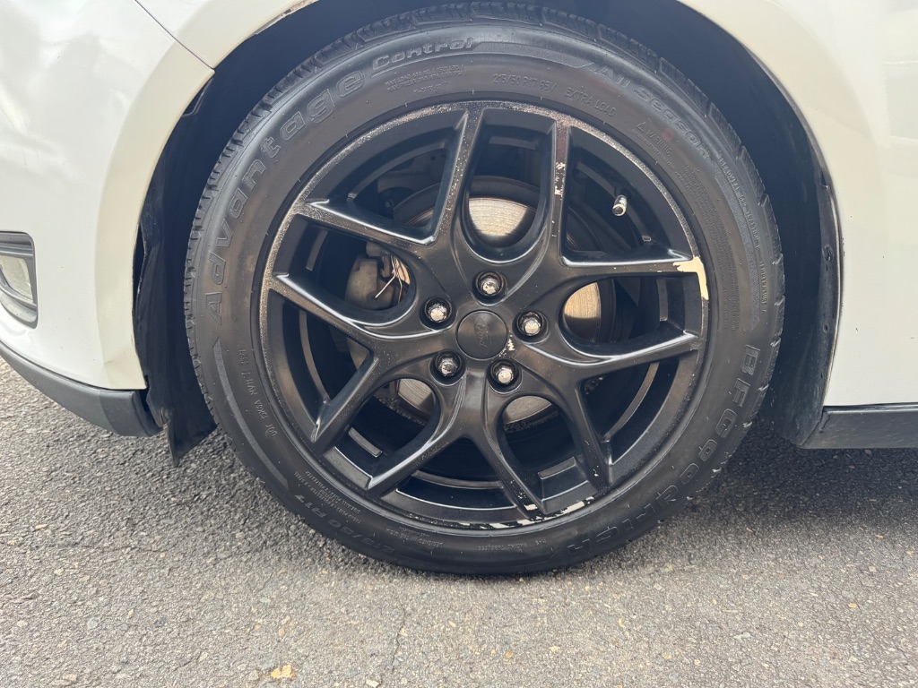 2017 Ford Focus - $9,999