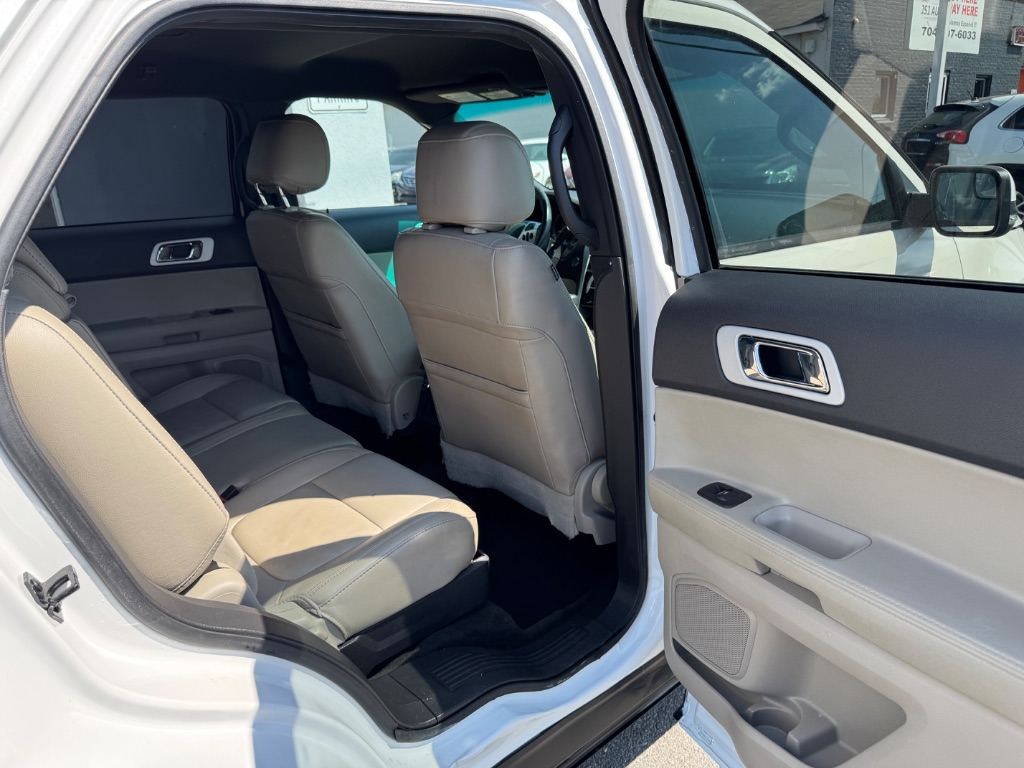 2015 Ford Explorer - $15,500
