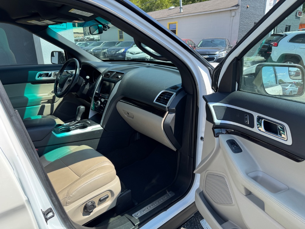 2015 Ford Explorer - $15,500