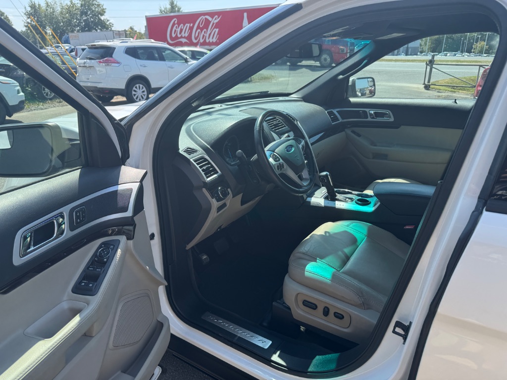 2015 Ford Explorer - $15,500