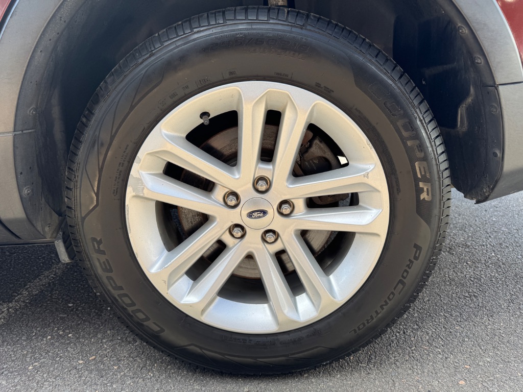2015 Ford Explorer - $13,000