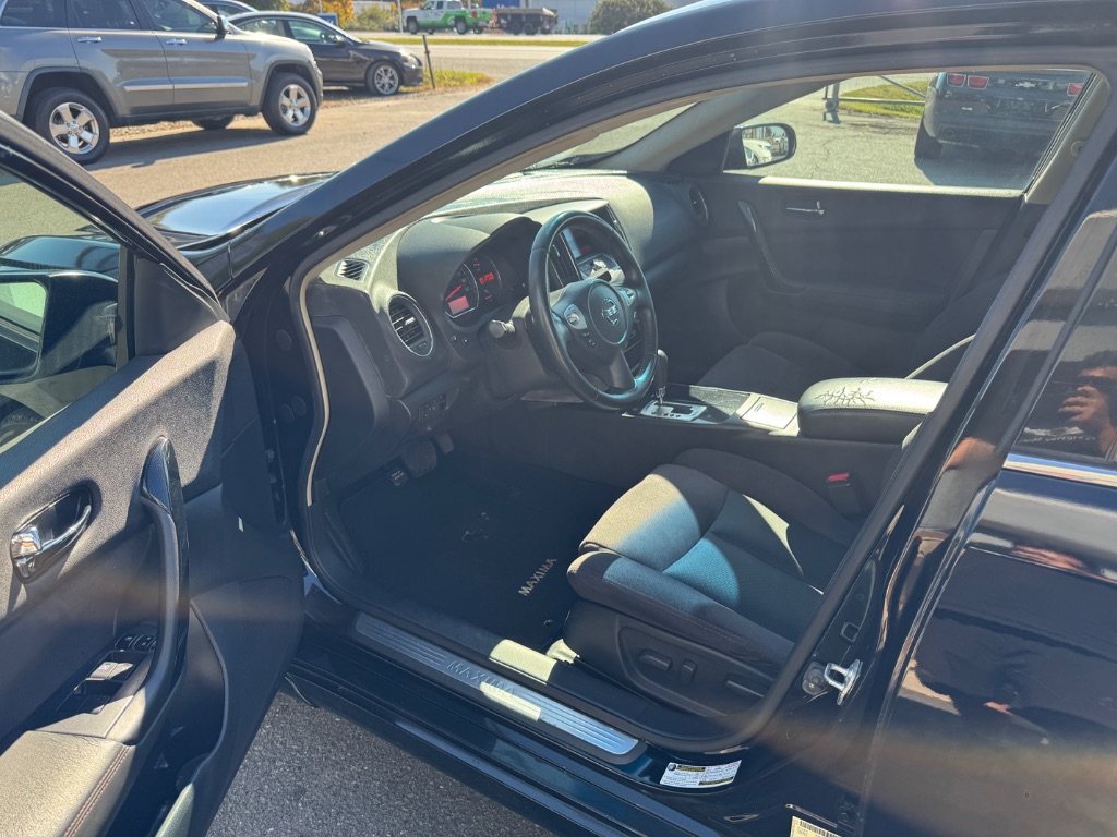 2011 Nissan Maxima - $9,999