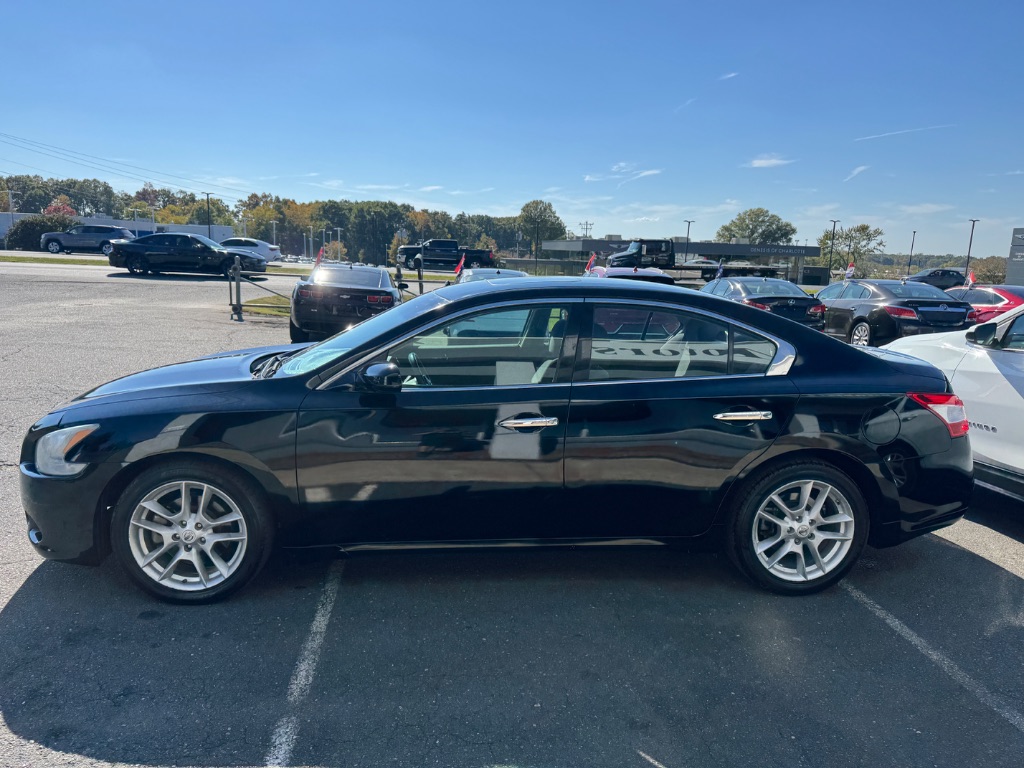 2011 Nissan Maxima - $9,999