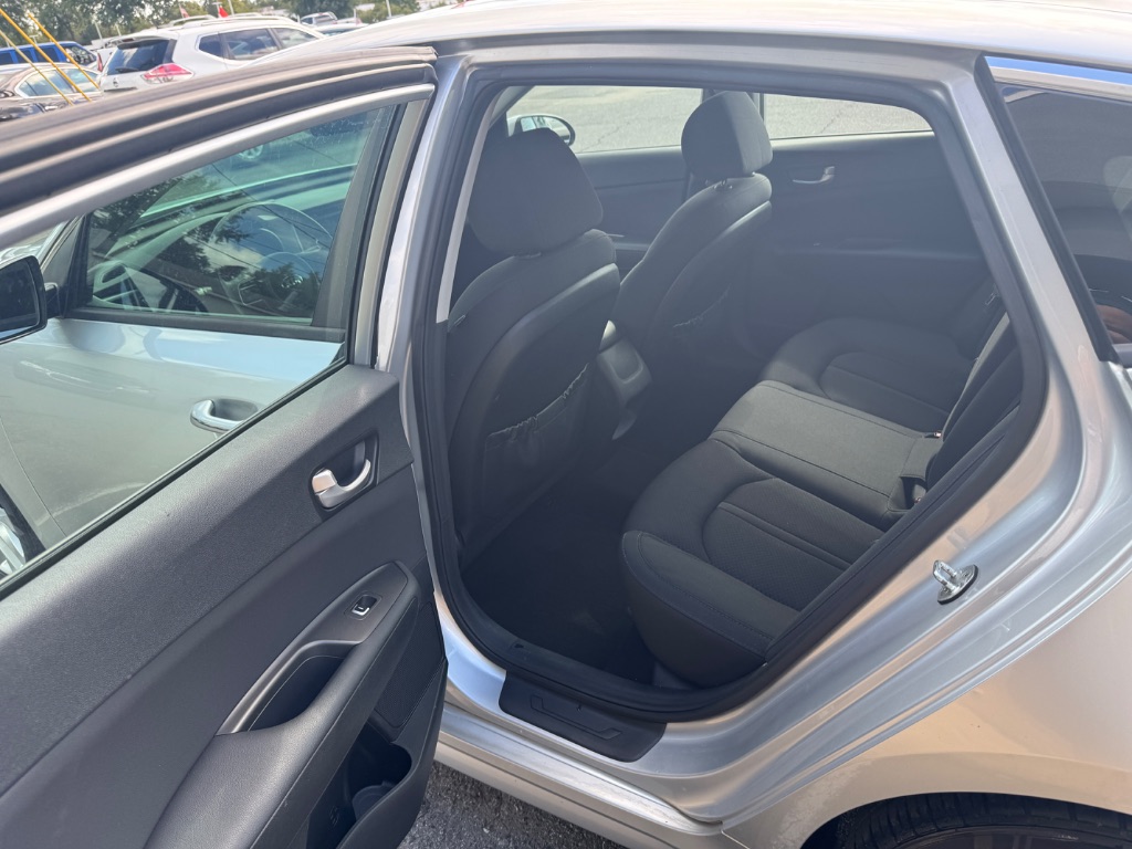 2017 Kia Optima - $11,000
