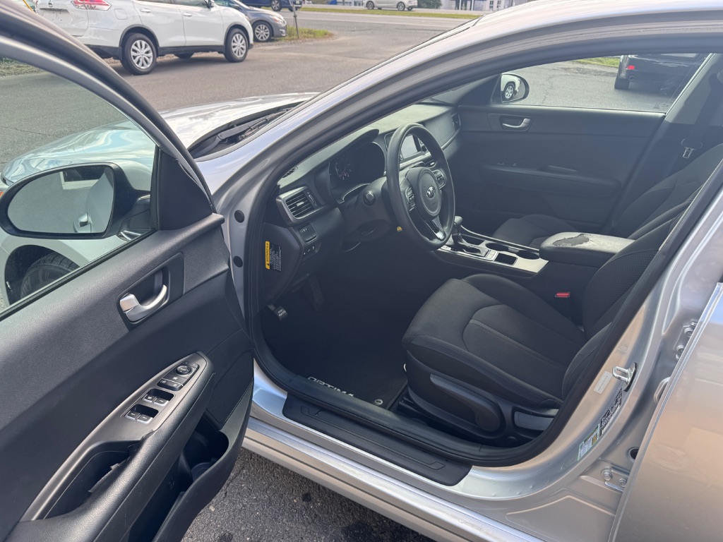 2017 Kia Optima - $11,000