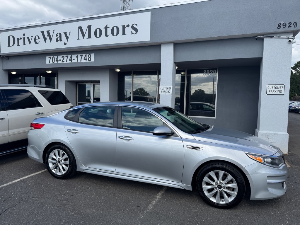 2017 Kia Optima - $11,000