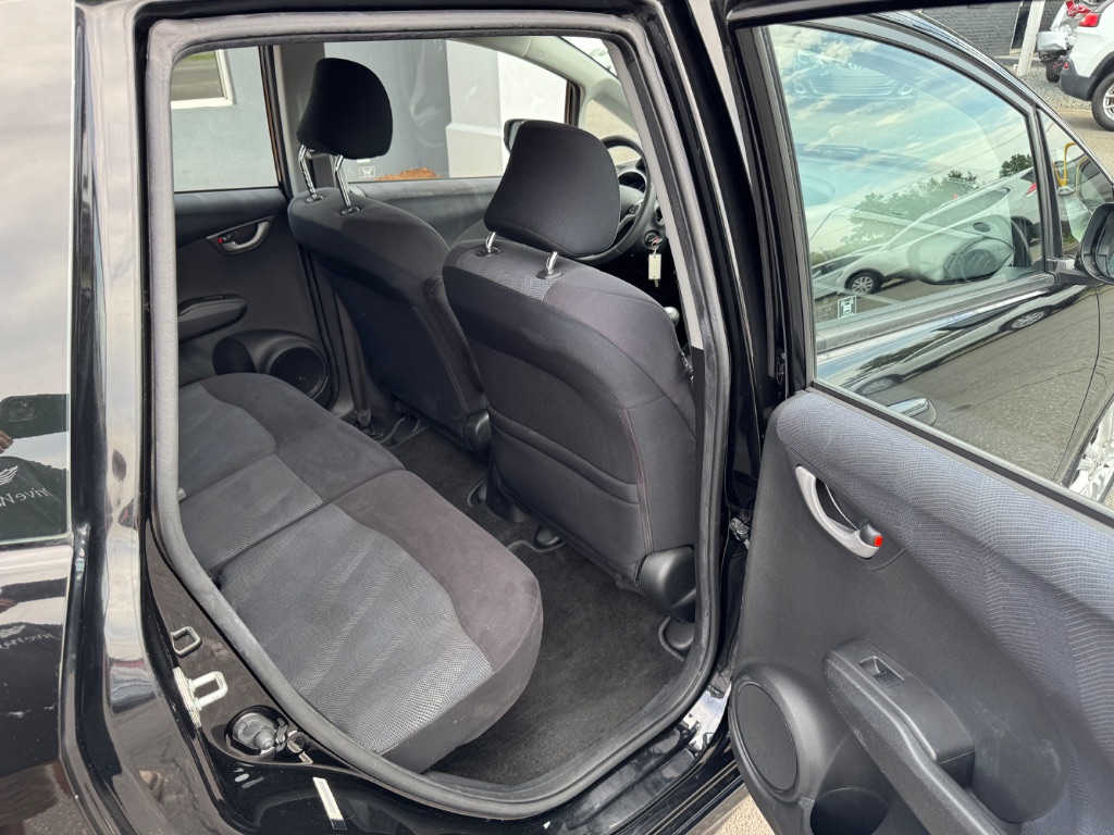 2010 Honda Fit - $11,000