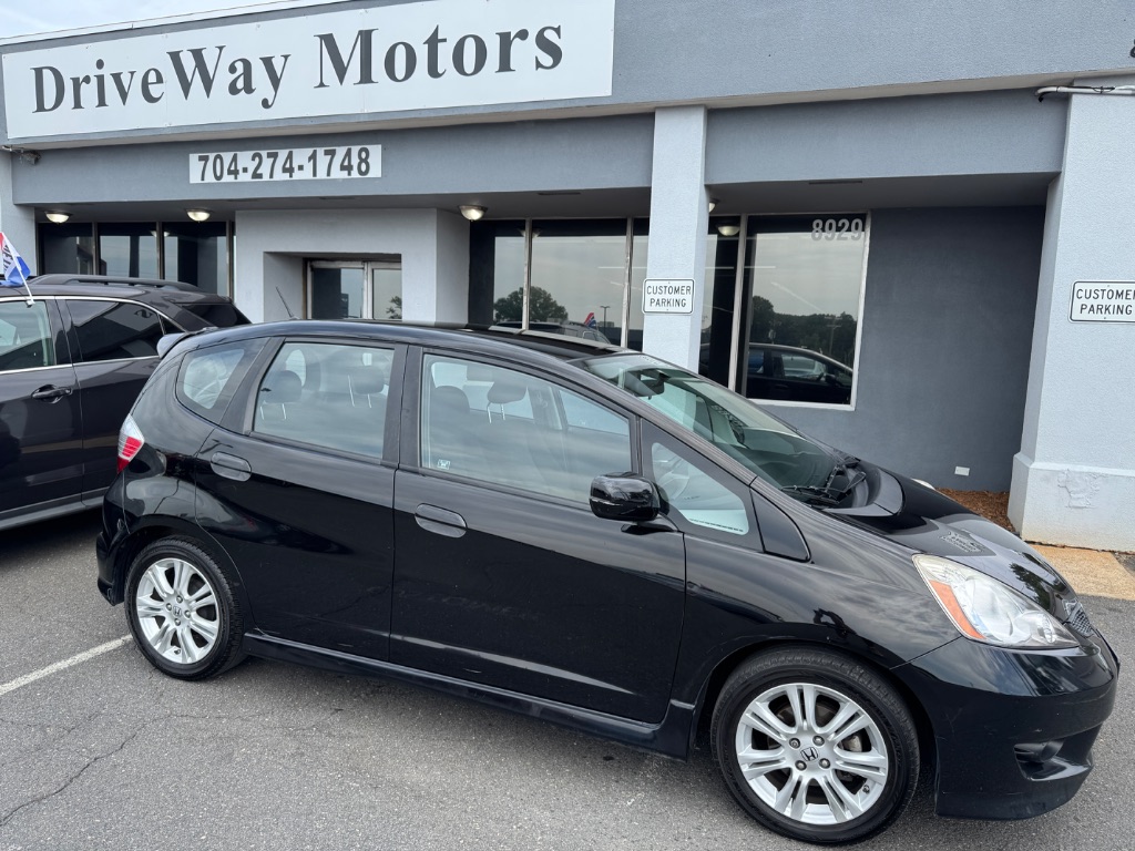 2010 Honda Fit - $11,000