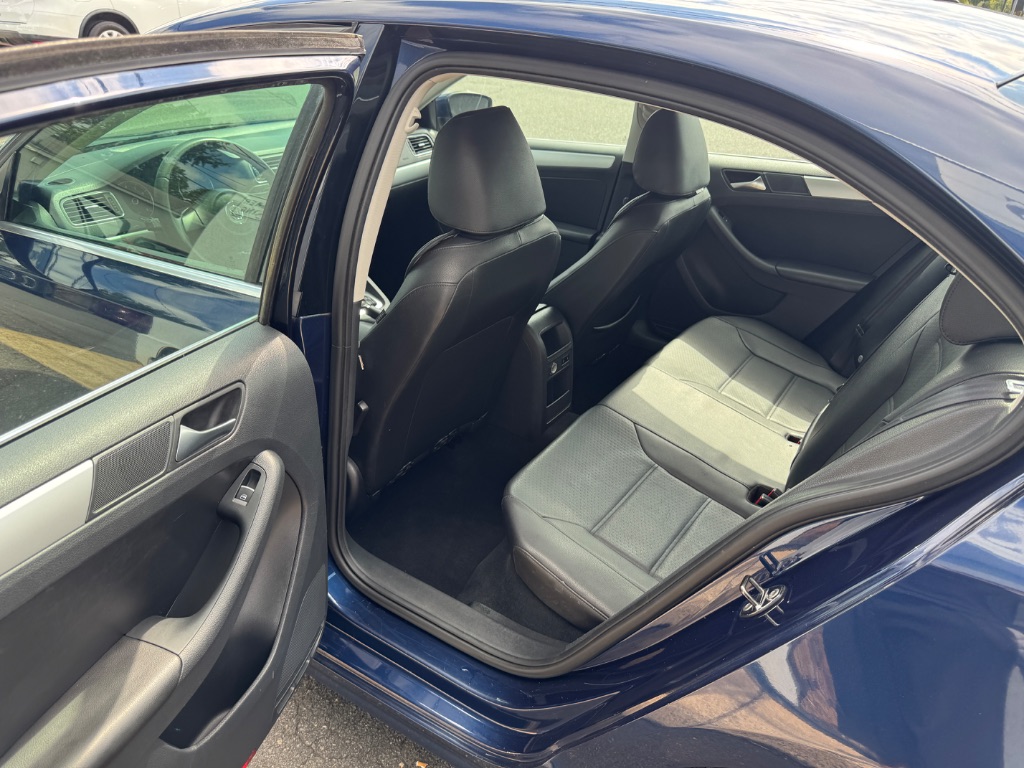 2013 Volkswagen Jetta - $10,000