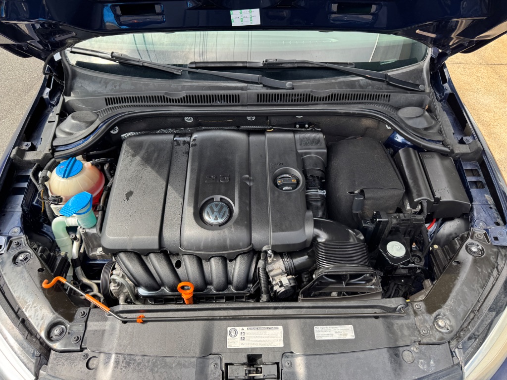 2013 Volkswagen Jetta - $10,000