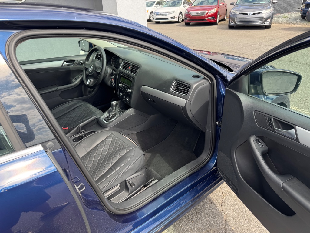 2013 Volkswagen Jetta - $10,000