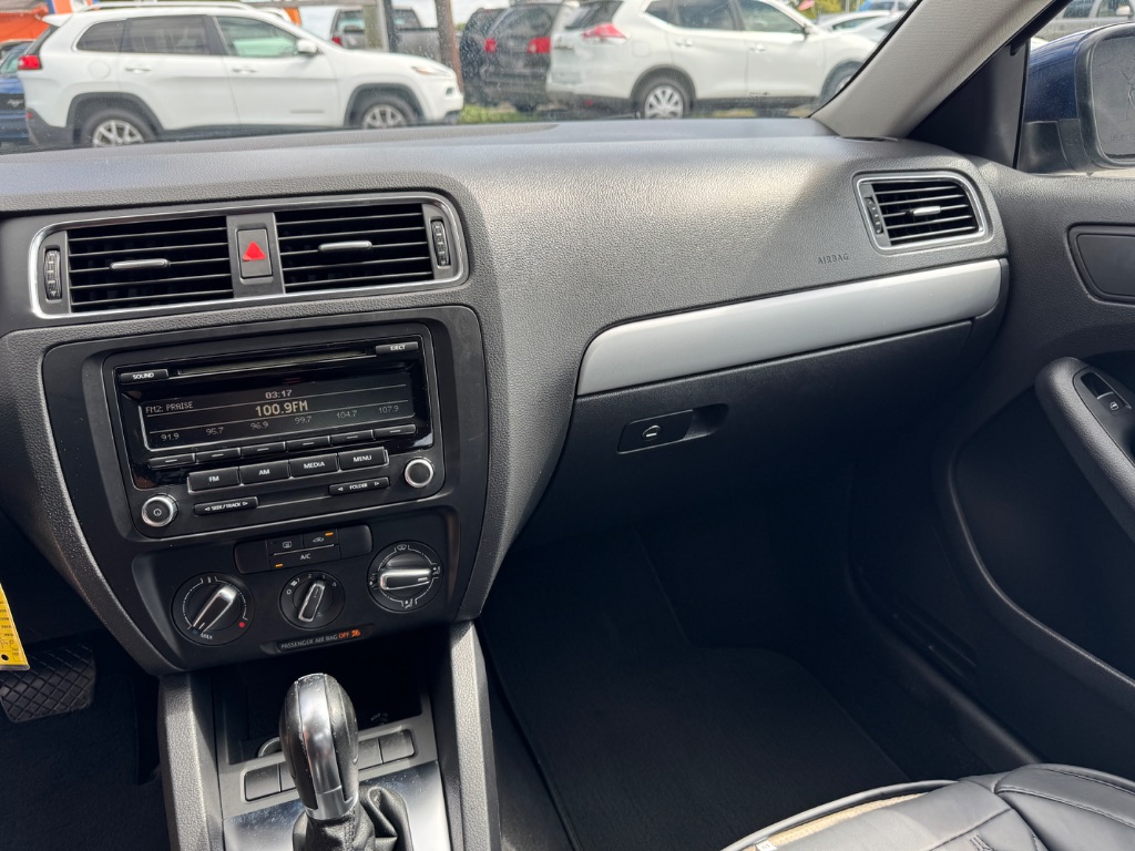 2013 Volkswagen Jetta - $10,000