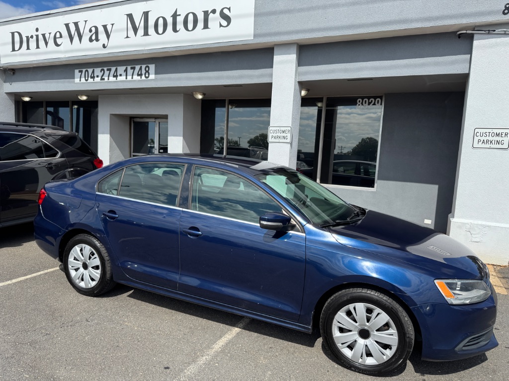 2013 Volkswagen Jetta - $10,000