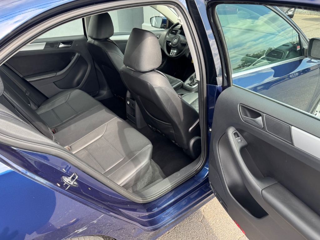 2013 Volkswagen Jetta - $10,000