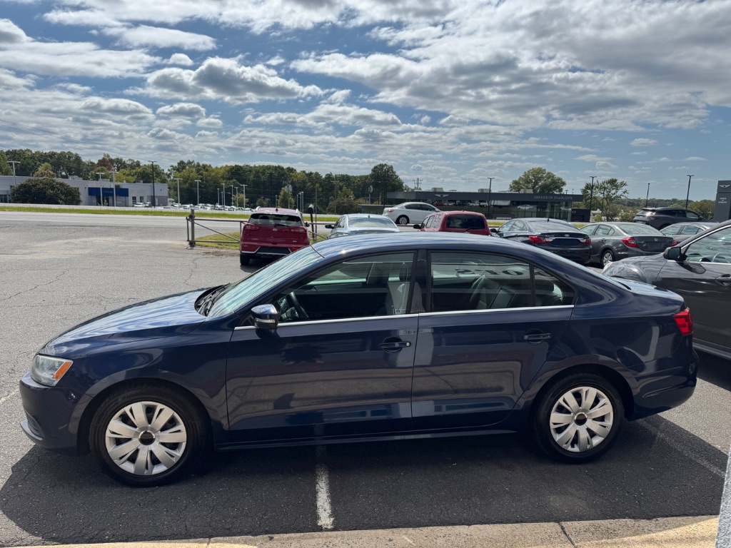 2013 Volkswagen Jetta - $10,000