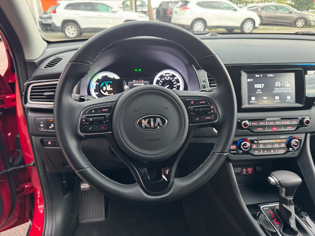 2017 Kia Niro - $11,000