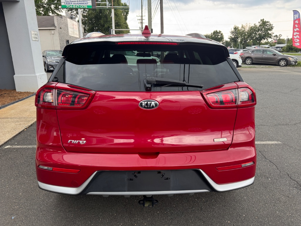 2017 Kia Niro - $11,000