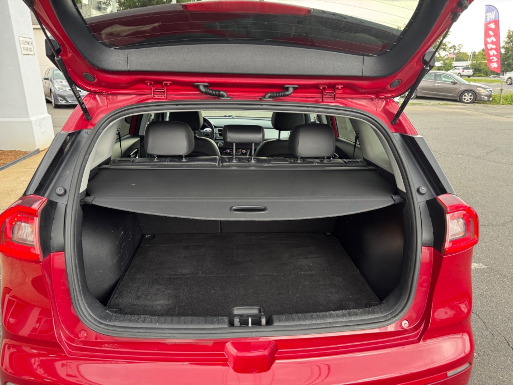 2017 Kia Niro - $11,000