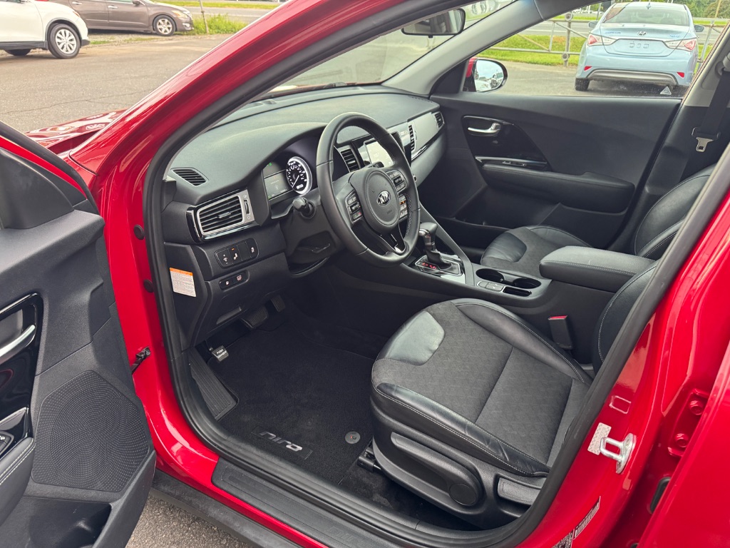 2017 Kia Niro - $11,000