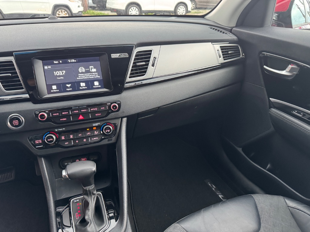 2017 Kia Niro - $11,000