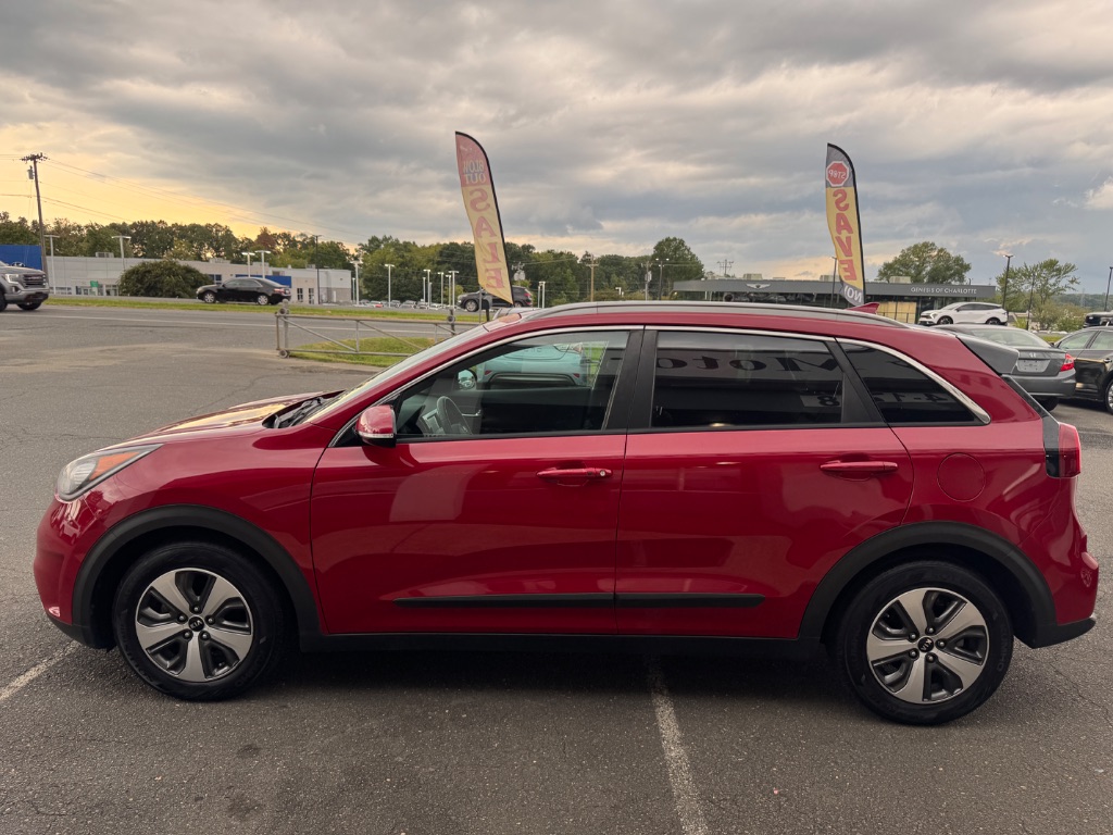 2017 Kia Niro - $11,000