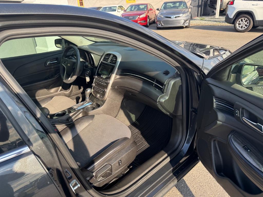 2015 Chevrolet Malibu - $11,000
