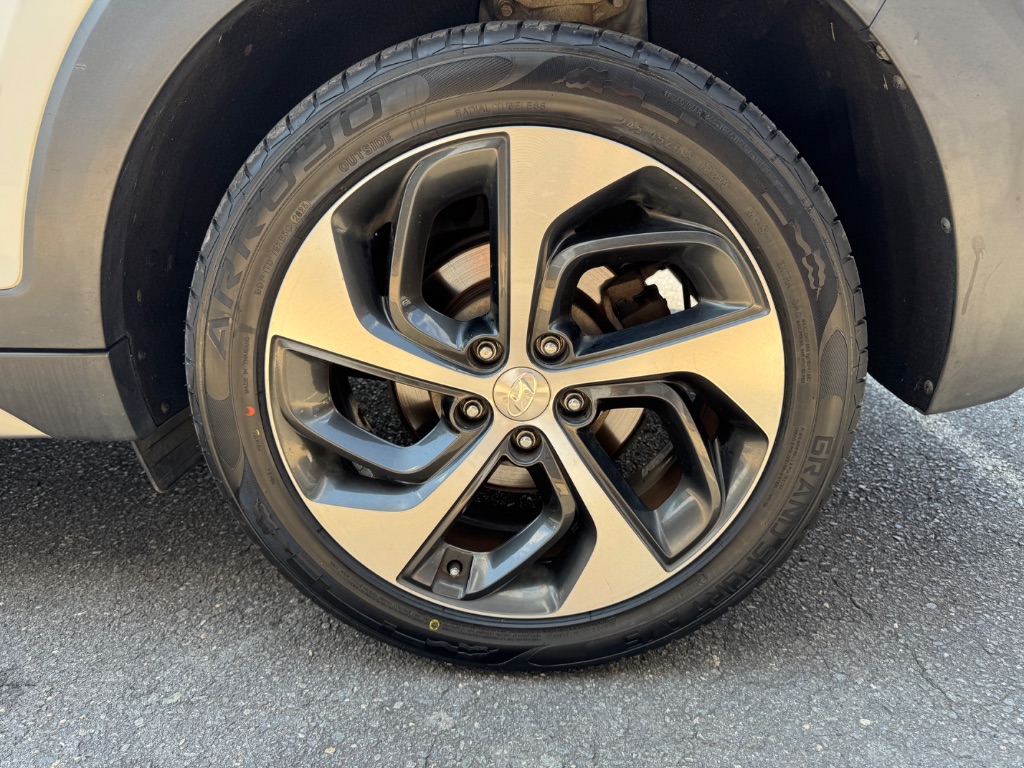 2017 Hyundai Tucson - $15,000