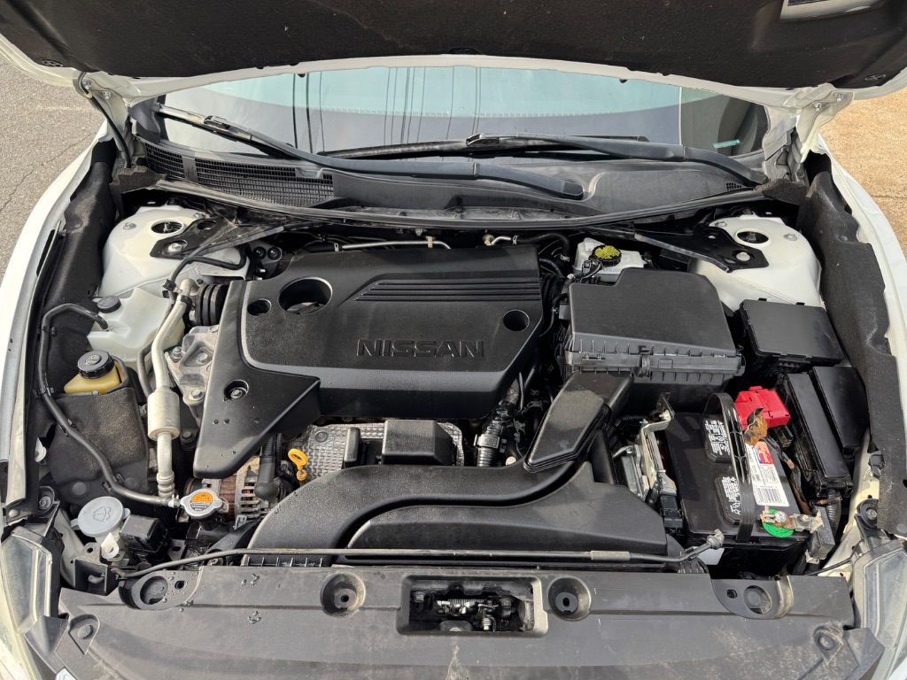 2018 Nissan Altima - $16,000