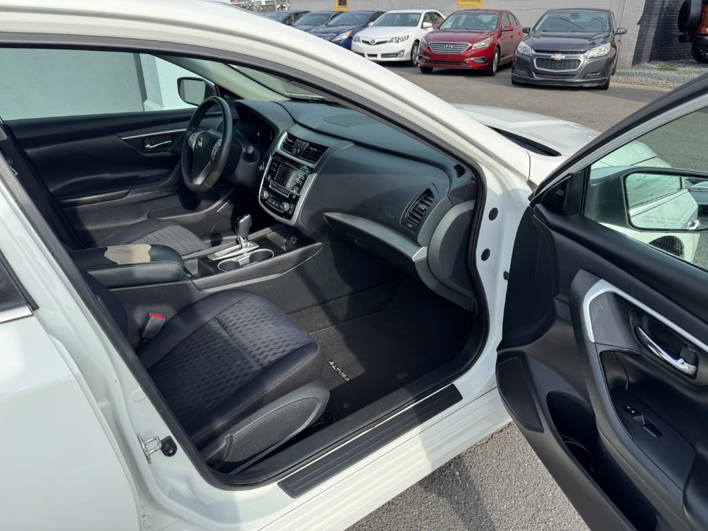 2018 Nissan Altima - $16,000