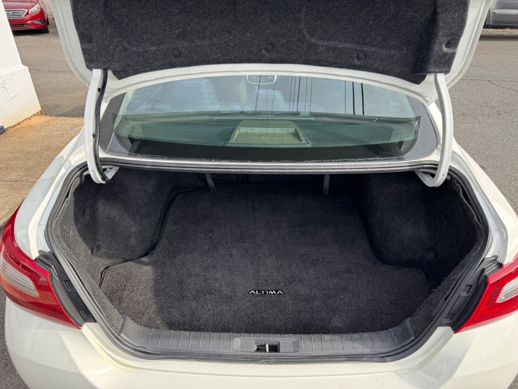 2018 Nissan Altima - $16,000