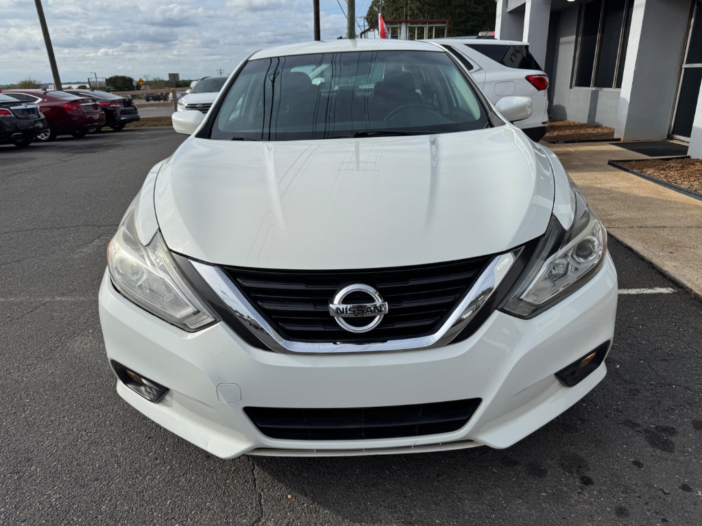 2018 Nissan Altima - $16,000