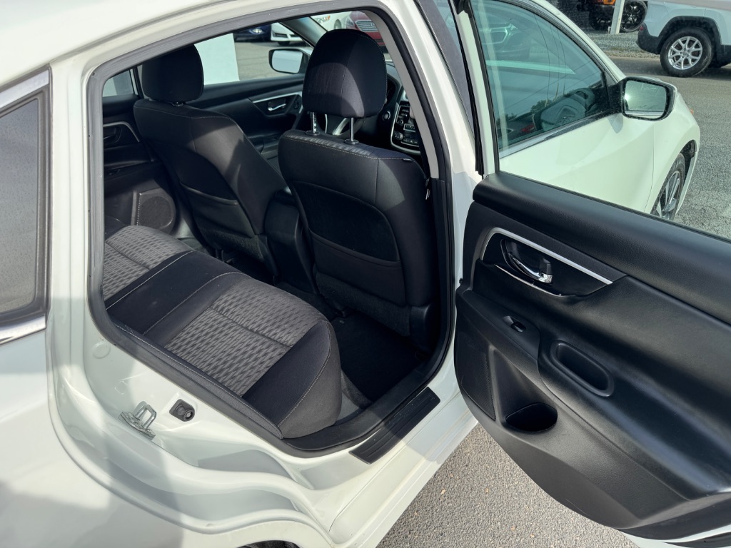 2018 Nissan Altima - $16,000