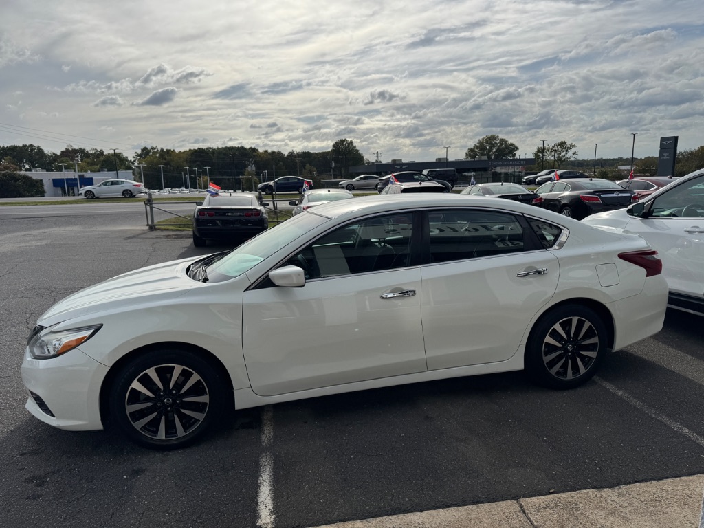 2018 Nissan Altima - $16,000