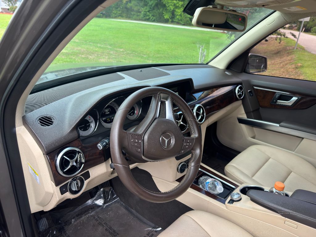 2014 Mercedes-Benz GLK-Class - $9,750