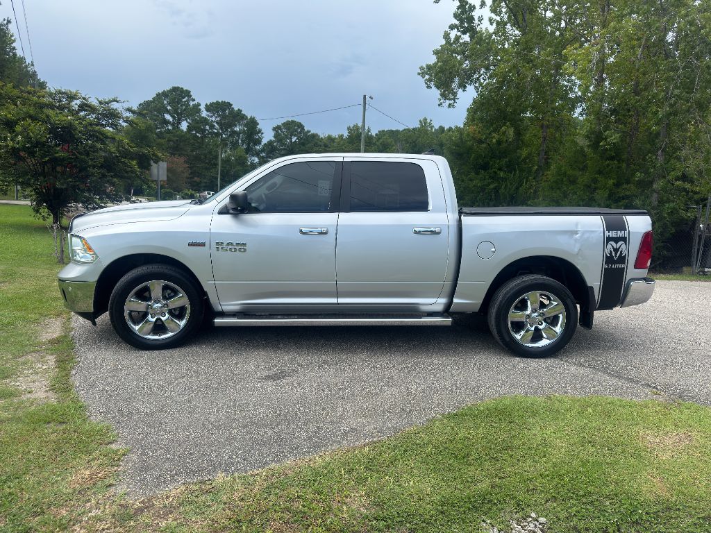 2016 Ram 1500 - $9,225