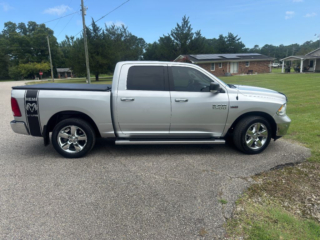 2016 Ram 1500 - $9,225