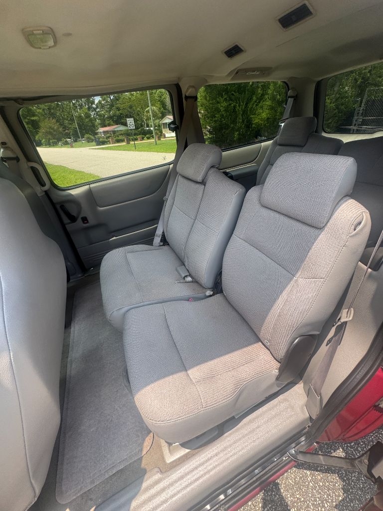 2005 Chevrolet Venture - $3,750